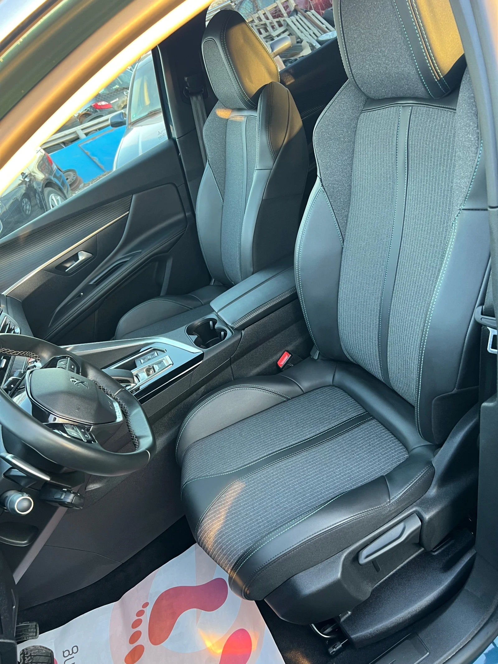 Peugeot 3008 1.6 THP / PLUG IN HYBRID/ALLURE/НЕРАЗЛИЧИМ ОТ НОВ, снимка 17 - Автомобили и джипове - 53765115