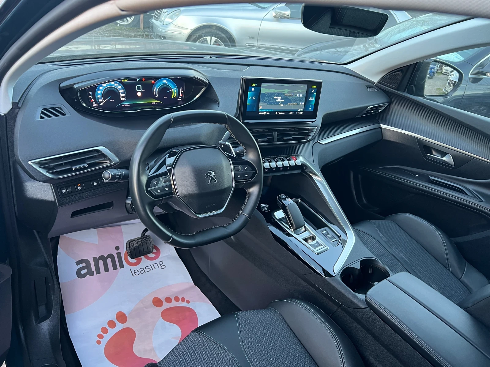 Peugeot 3008 1.6 THP / PLUG IN HYBRID/ALLURE/НЕРАЗЛИЧИМ ОТ НОВ, снимка 13 - Автомобили и джипове - 53765115