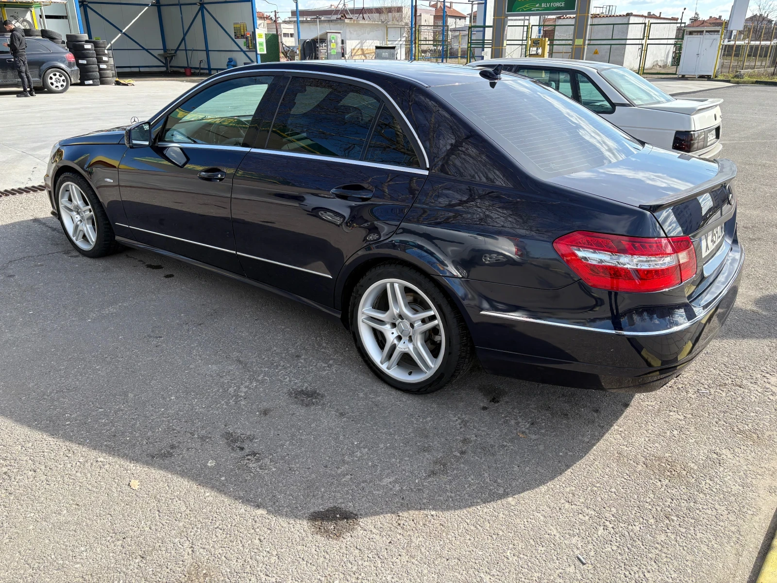 Mercedes-Benz E 350 4 matic, снимка 4 - Автомобили и джипове - 53804484