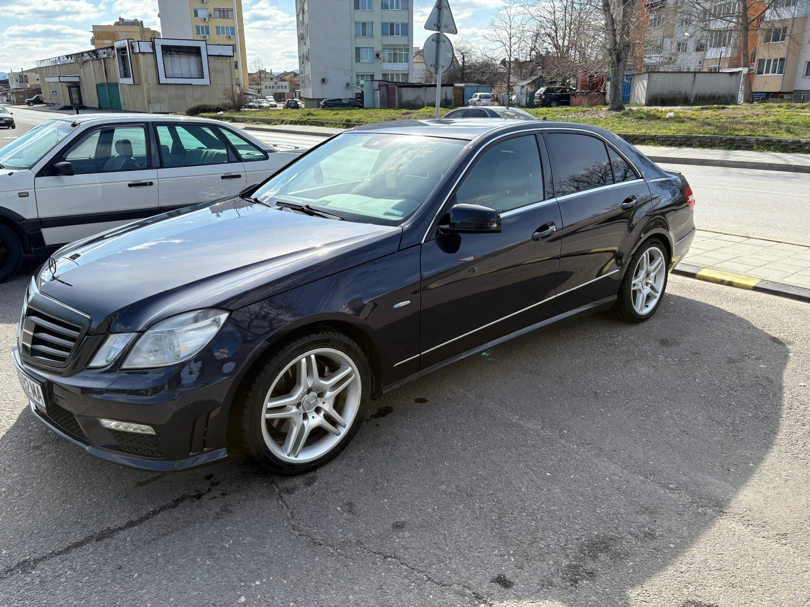 Mercedes-Benz E 350 4 matic, снимка 3 - Автомобили и джипове - 53804484