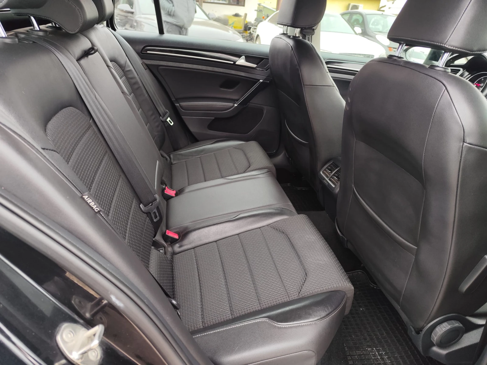 VW Golf 1.6 дизел 105 коня, снимка 14 - Автомобили и джипове - 53915988