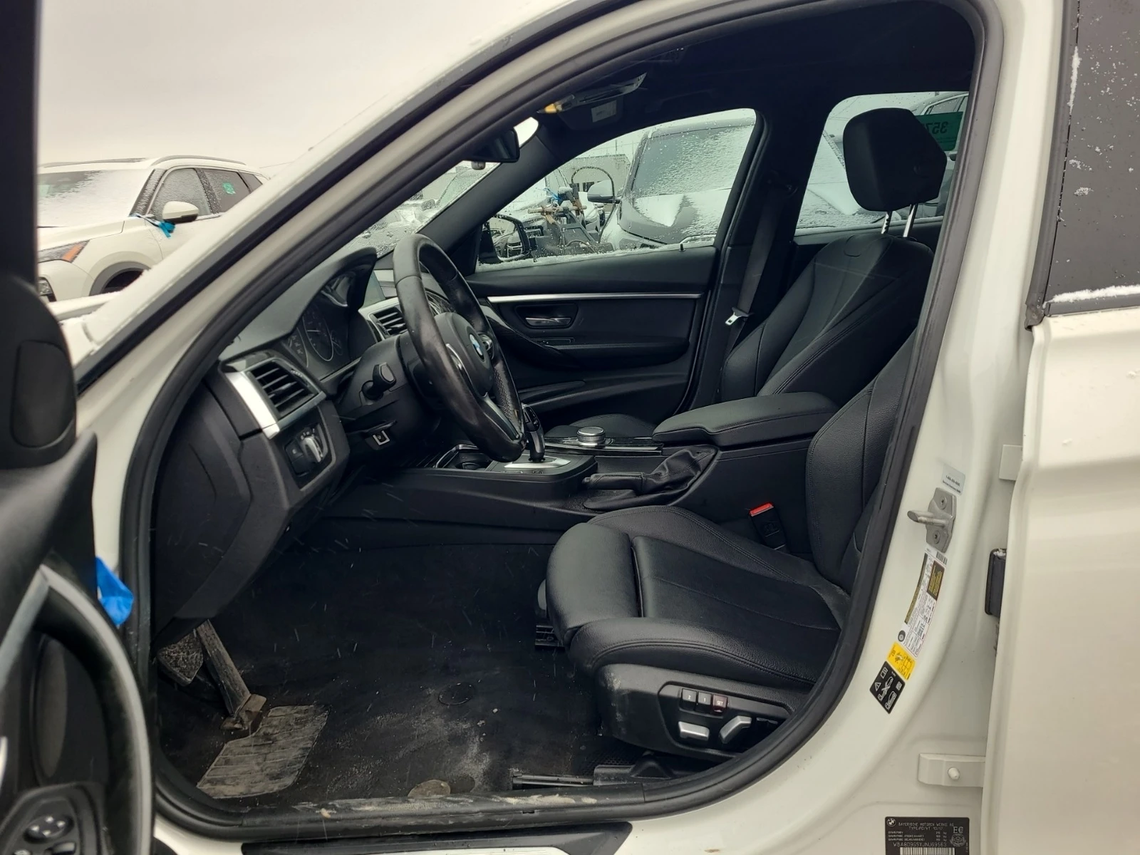 BMW 330 XDRIVE* * CARFAX * * АВТО КРЕДИТ * * , снимка 6 - Автомобили и джипове - 54137448