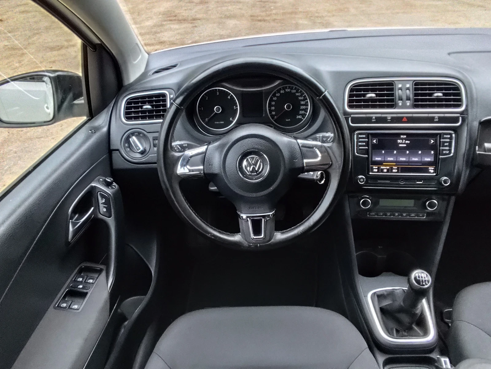 VW Polo 1.2TDi УНИКАТ КЛИМАТРОНИК , снимка 5 - Автомобили и джипове - 54211537