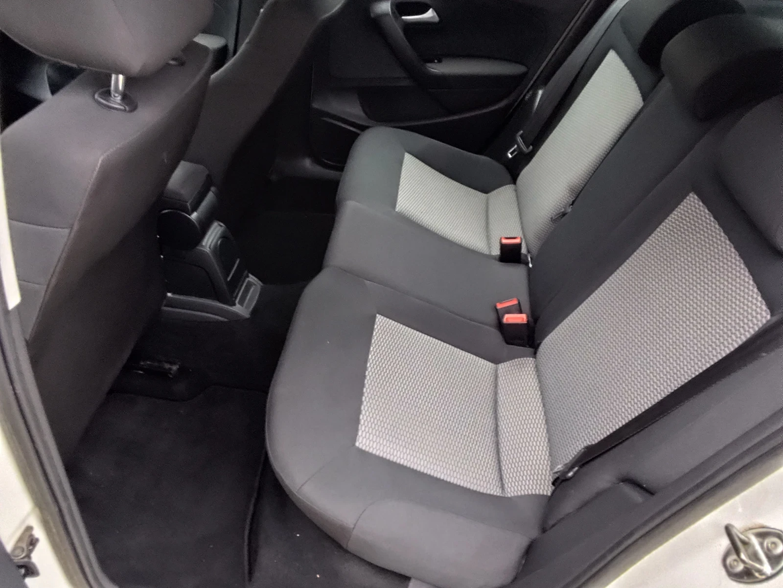 VW Polo 1.2TDi УНИКАТ КЛИМАТРОНИК , снимка 6 - Автомобили и джипове - 54211537