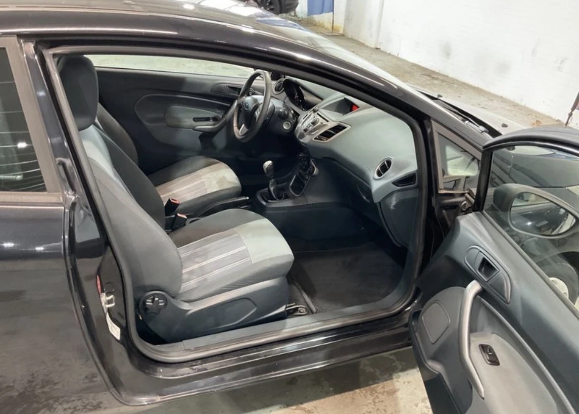 Ford Fiesta 1, 25, снимка 4 - Автомобили и джипове - 55166046