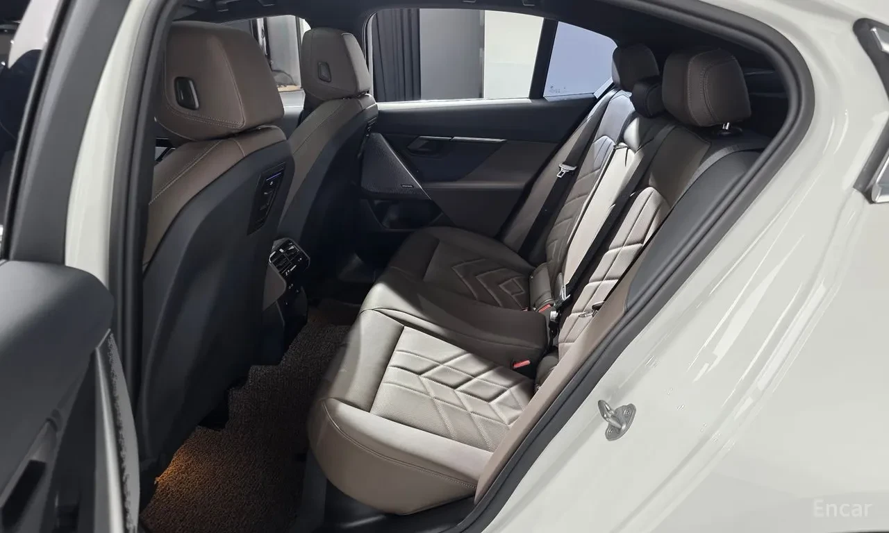 BMW 520 G60 520i M Sport , снимка 11 - Автомобили и джипове - 55202299