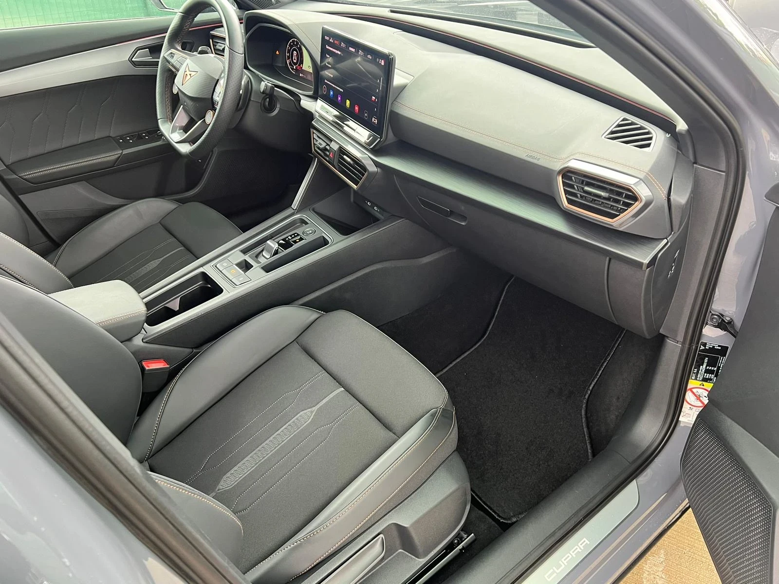 Cupra Formentor 2.0TSI, снимка 7 - Автомобили и джипове - 55427368