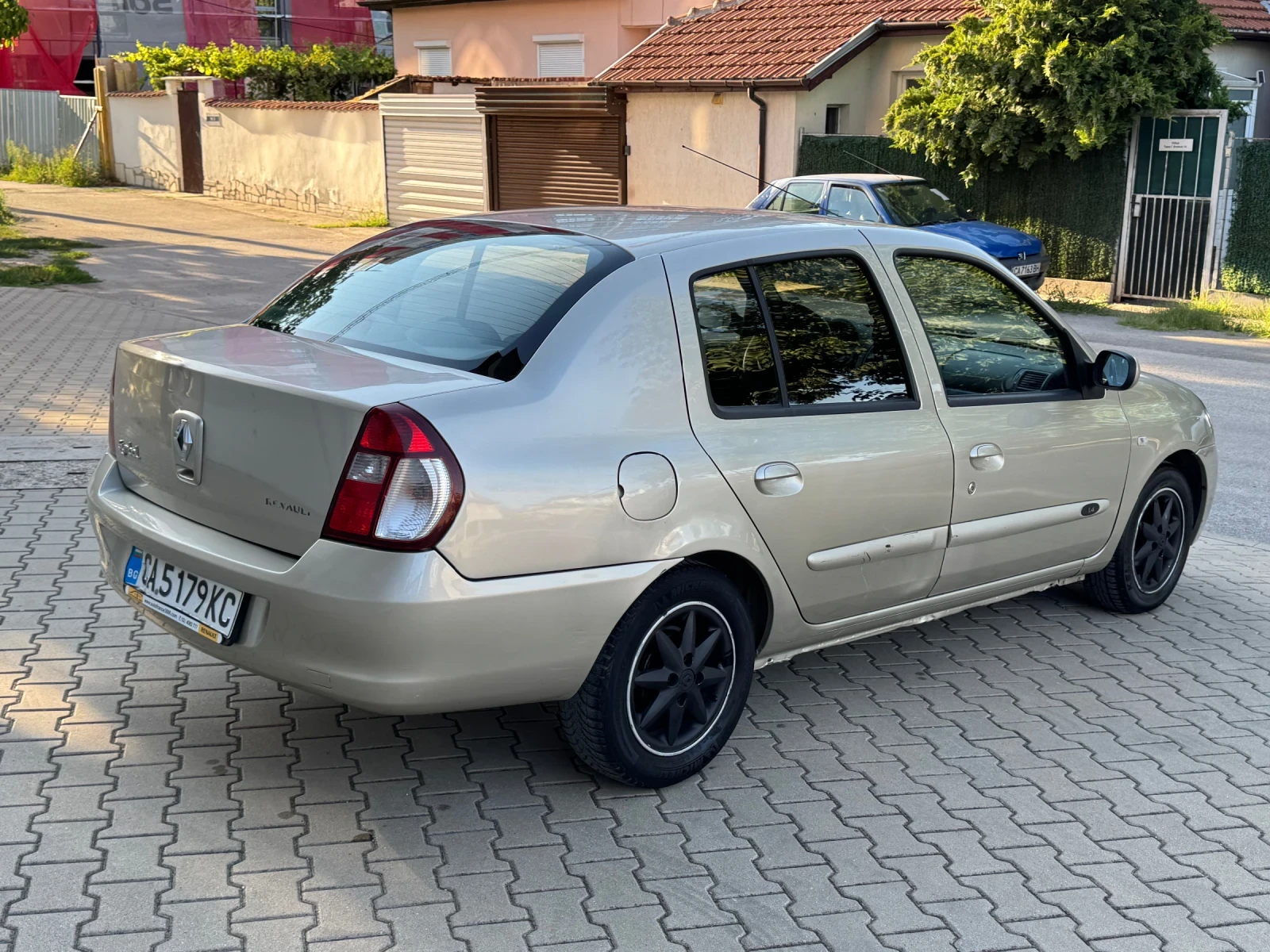 Renault Symbol 1.4 Газов Инжекцион, снимка 5 - Автомобили и джипове - 55517345