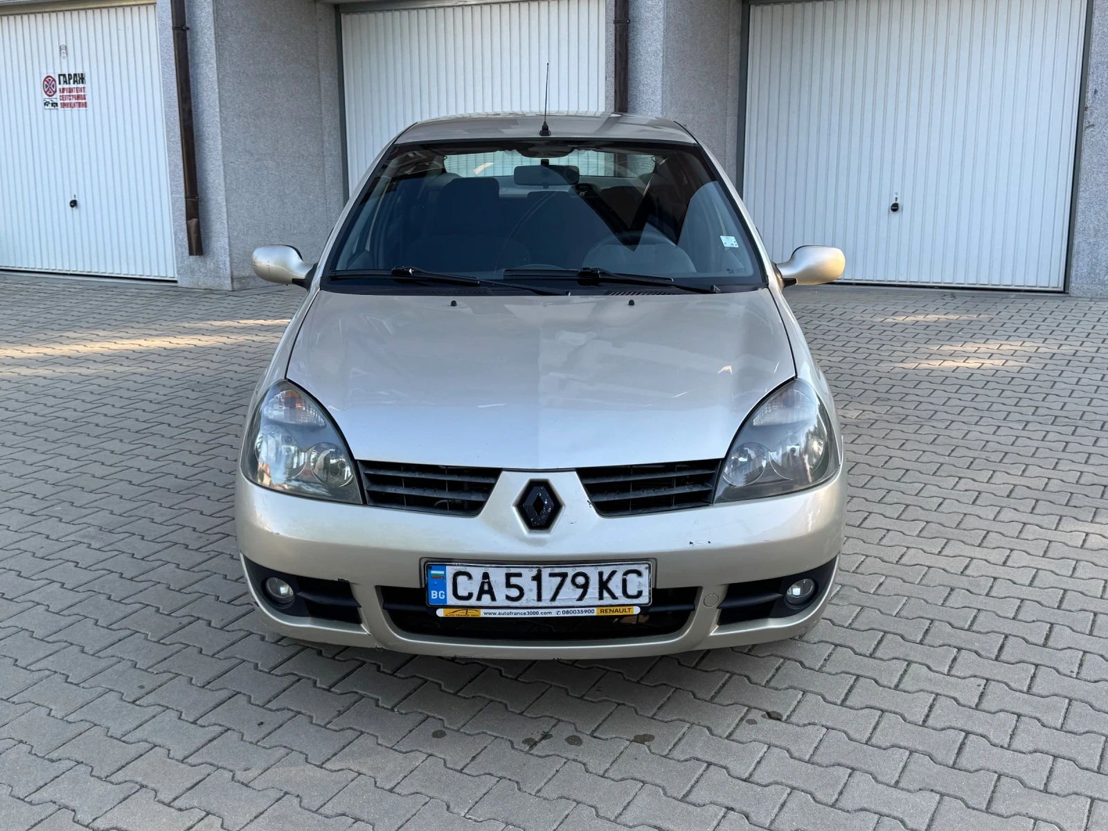 Renault Symbol 1.4 Газов Инжекцион, снимка 2 - Автомобили и джипове - 55517345