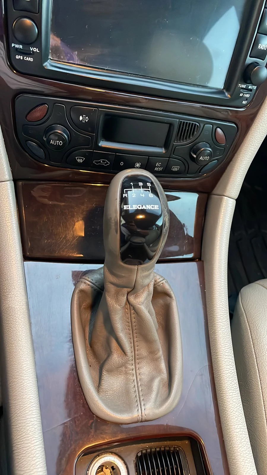 Mercedes-Benz C 220 ELEGANCE , снимка 9 - Автомобили и джипове - 55644613