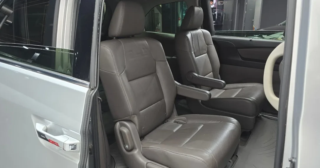 Honda Odyssey 3.5 Бензин, снимка 9 - Автомобили и джипове - 55688041