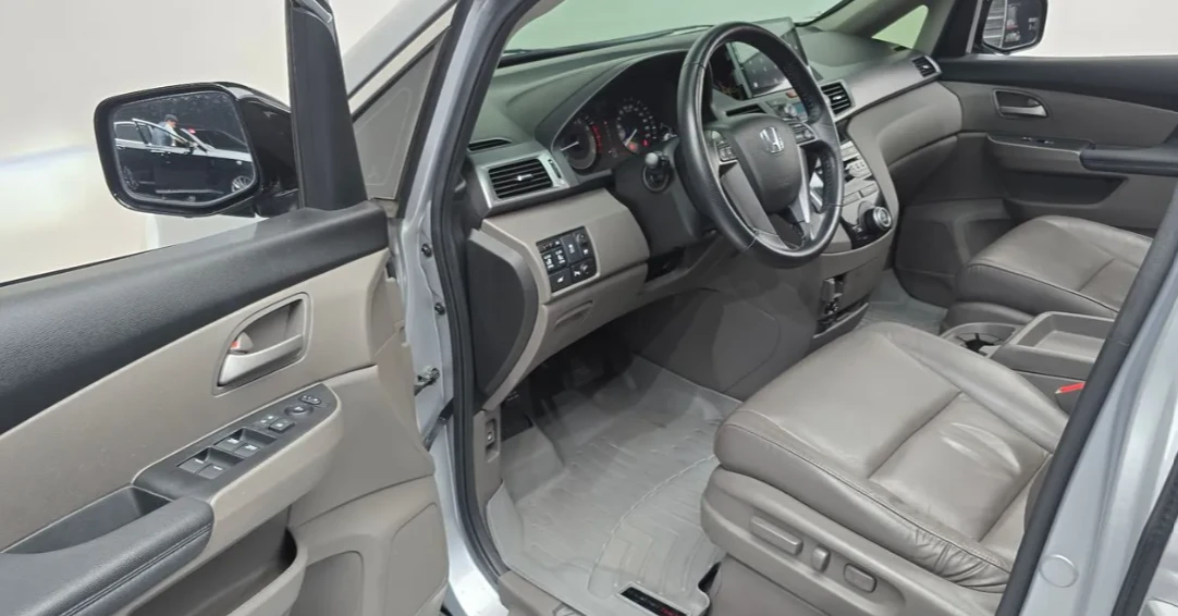 Honda Odyssey 3.5 Бензин, снимка 8 - Автомобили и джипове - 55688041