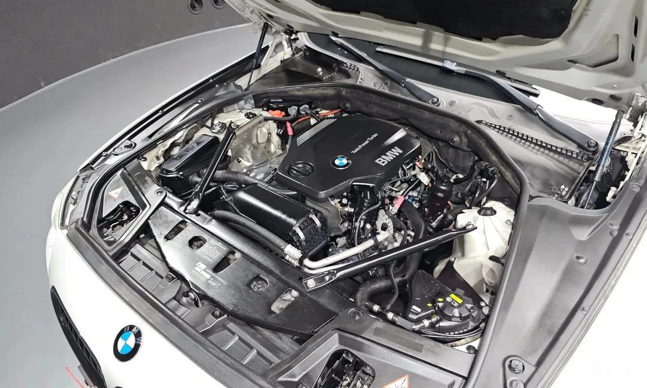 BMW 520  M Aero Dynamic * БЕЗ ПЪРВОНАЧАЛНА ВНОСКА, снимка 6 - Автомобили и джипове - 56103450