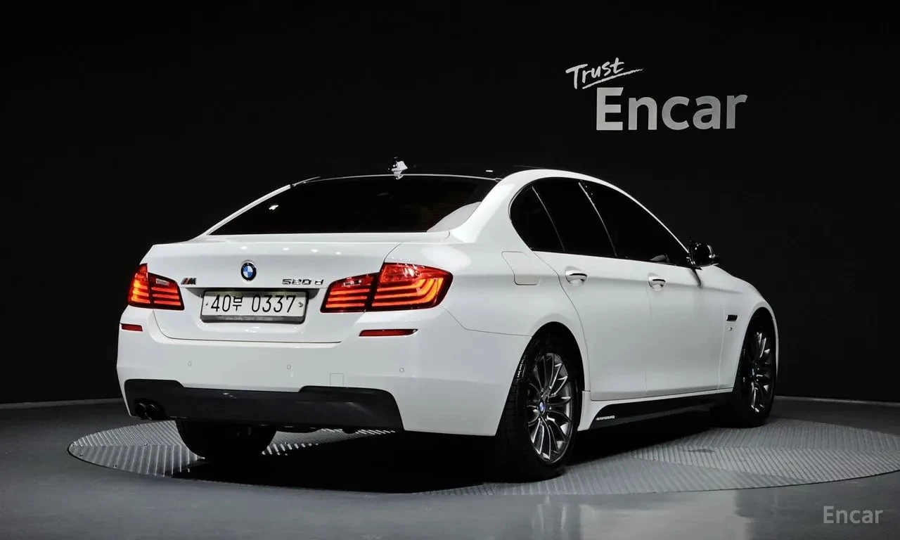 BMW 520  M Aero Dynamic * БЕЗ ПЪРВОНАЧАЛНА ВНОСКА, снимка 2 - Автомобили и джипове - 56103450