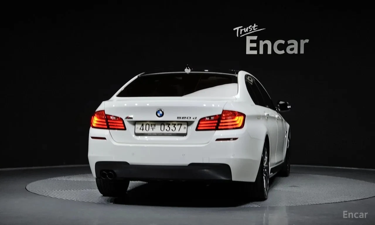 BMW 520  M Aero Dynamic * БЕЗ ПЪРВОНАЧАЛНА ВНОСКА, снимка 4 - Автомобили и джипове - 56103450