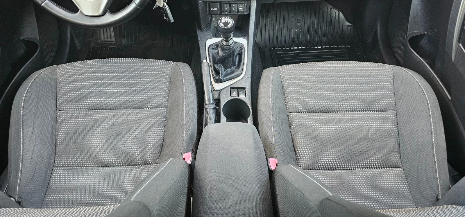 Toyota Auris 2.0-LD-4D, снимка 17 - Автомобили и джипове - 56121692