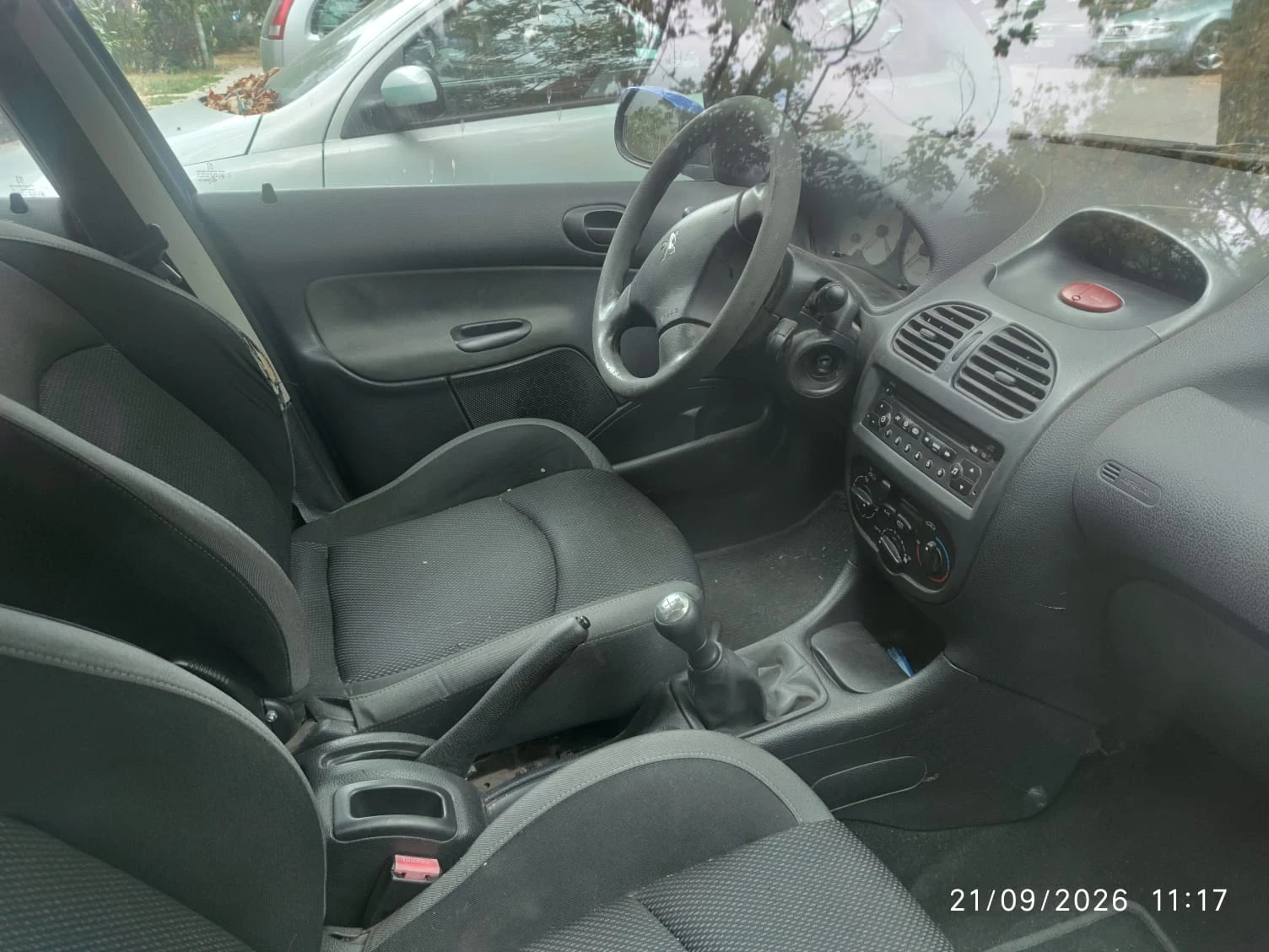 Peugeot 206 Инжекцион, снимка 5 - Автомобили и джипове - 56170650