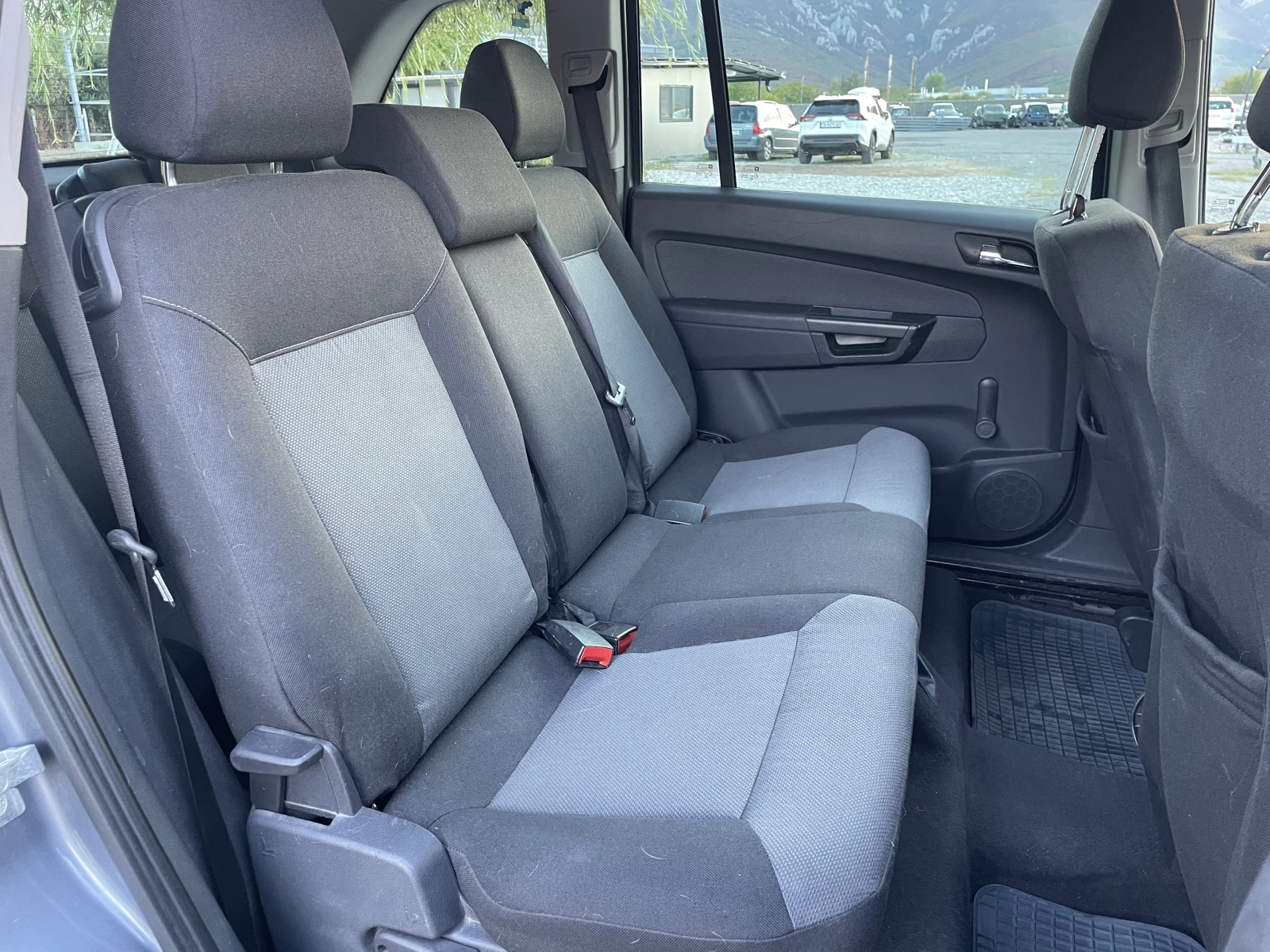 Opel Zafira 1.9CDTI 7 МЕСТА, снимка 7 - Автомобили и джипове - 56323234