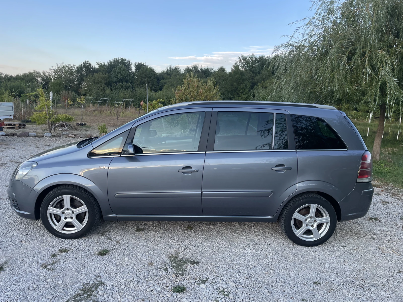 Opel Zafira 1.9CDTI 7 МЕСТА, снимка 4 - Автомобили и джипове - 56323234
