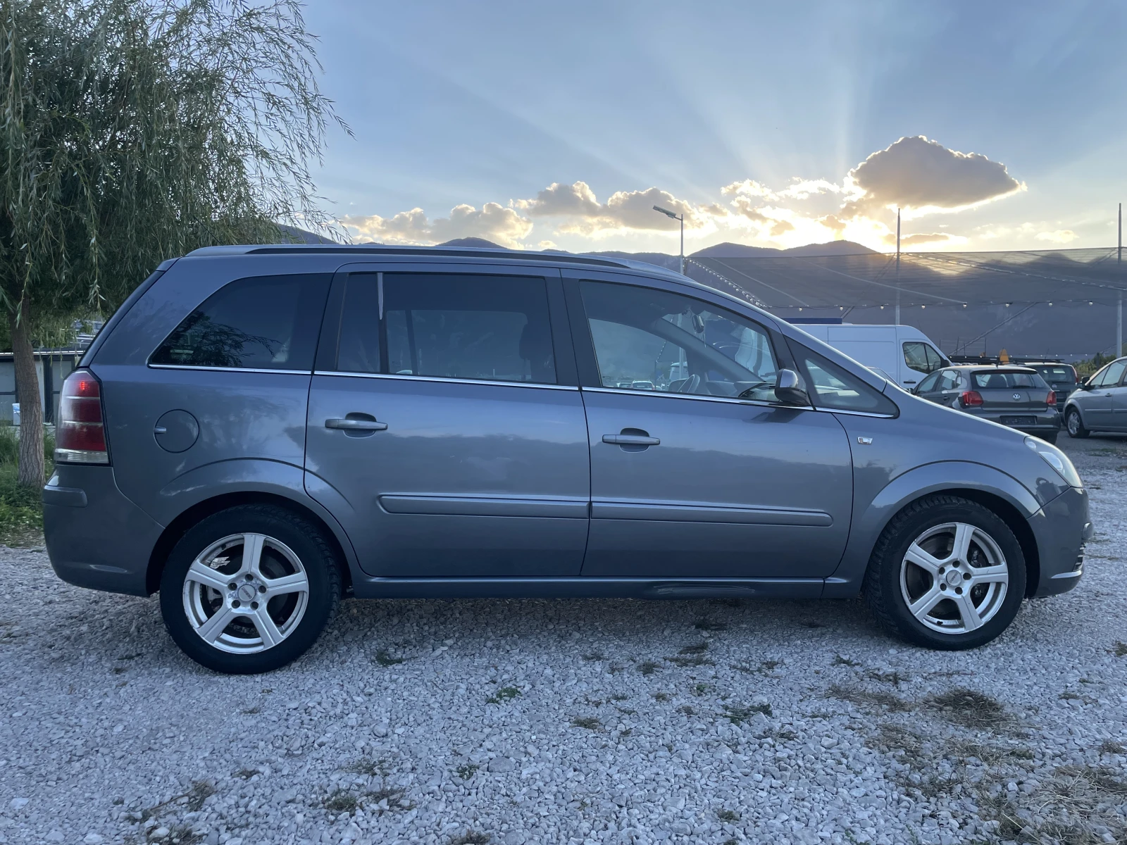 Opel Zafira 1.9CDTI 7 МЕСТА, снимка 6 - Автомобили и джипове - 56323234