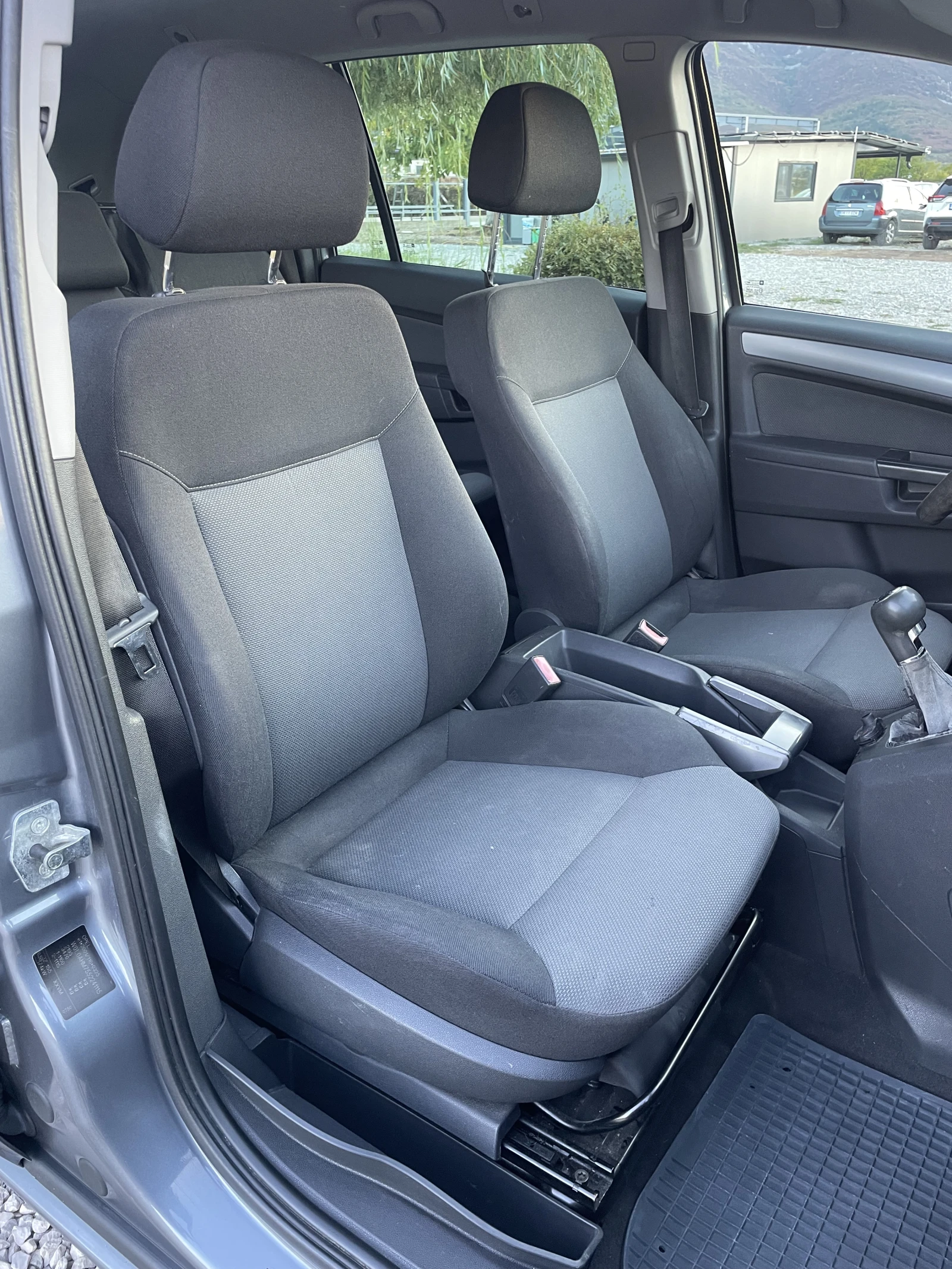 Opel Zafira 1.9CDTI 7 МЕСТА, снимка 8 - Автомобили и джипове - 56323234