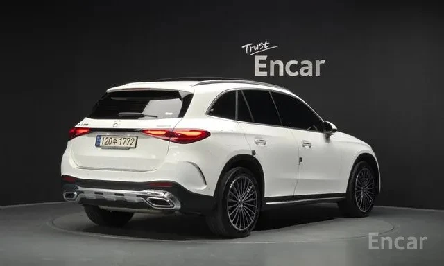 Mercedes-Benz GLC 300 ОБДУХВАНЕ/ПАНОРАМА/ДИСТРОНИК/360 КАМЕРИ, снимка 4 - Автомобили и джипове - 55049403