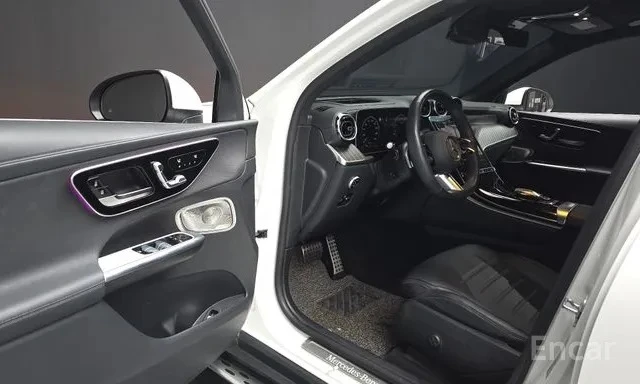 Mercedes-Benz GLC 300 ОБДУХВАНЕ/ПАНОРАМА/ДИСТРОНИК/360 КАМЕРИ, снимка 9 - Автомобили и джипове - 55049403
