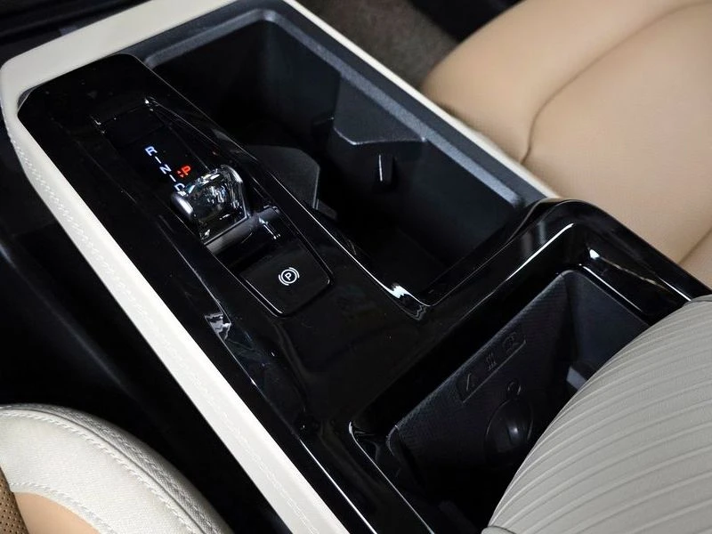 SsangYong Actyon HEV 1.5 2WD| 140к.с.| ВКЛ.ТЕХНОТЕСТ, снимка 9 - Автомобили и джипове - 55276642