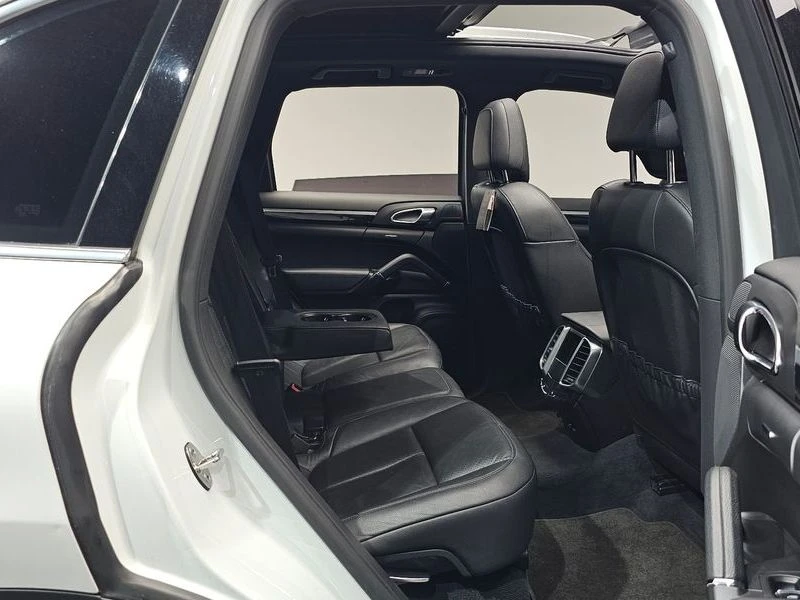 Porsche Cayenne 3.0 Diesel| 245к.с., снимка 11 - Автомобили и джипове - 56071405