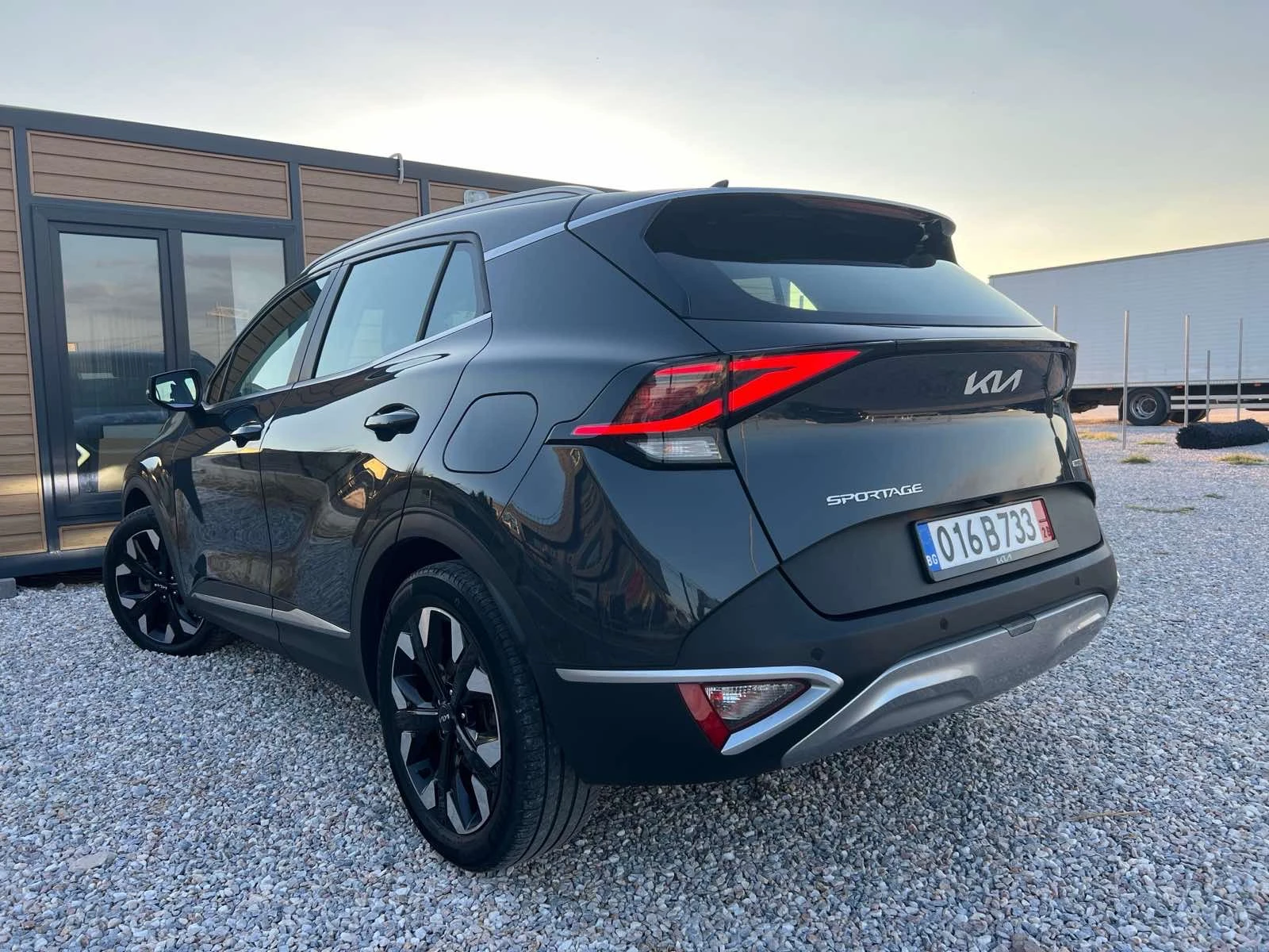 Kia Sportage 1.6 T-GDi 265ch PHEV Active Business BVA6 4x4 - изображение 6
