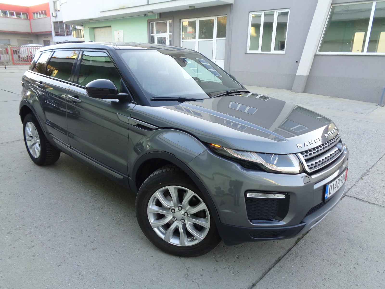 Land Rover Evoque 2.0D-E6-4X4-KOJA-NAVI-AVTOMAT-9G-BARTER-LIZING, снимка 2 - Автомобили и джипове - 56339247