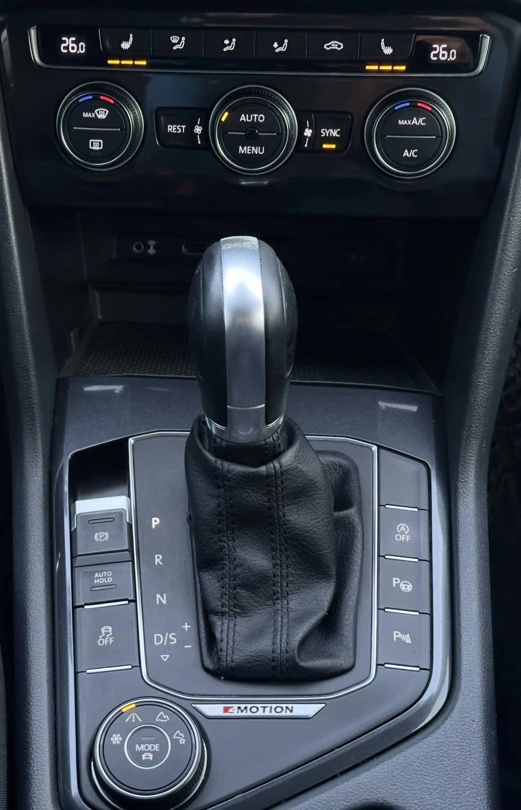 VW Tiguan, снимка 5 - Автомобили и джипове - 56433230