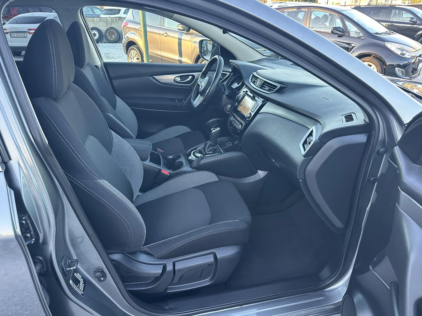 Nissan Qashqai 1.6DCI* NAVI* PANO* KEYLESS* TOP | Mobile.bg � ����������� 8