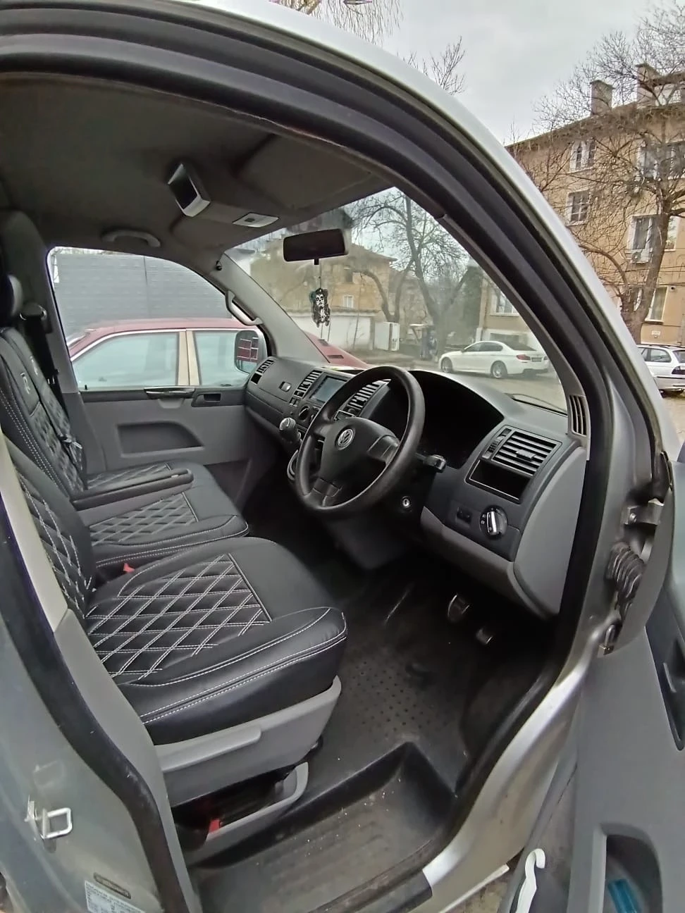 VW T5, снимка 3 - Бусове и автобуси - 53926264