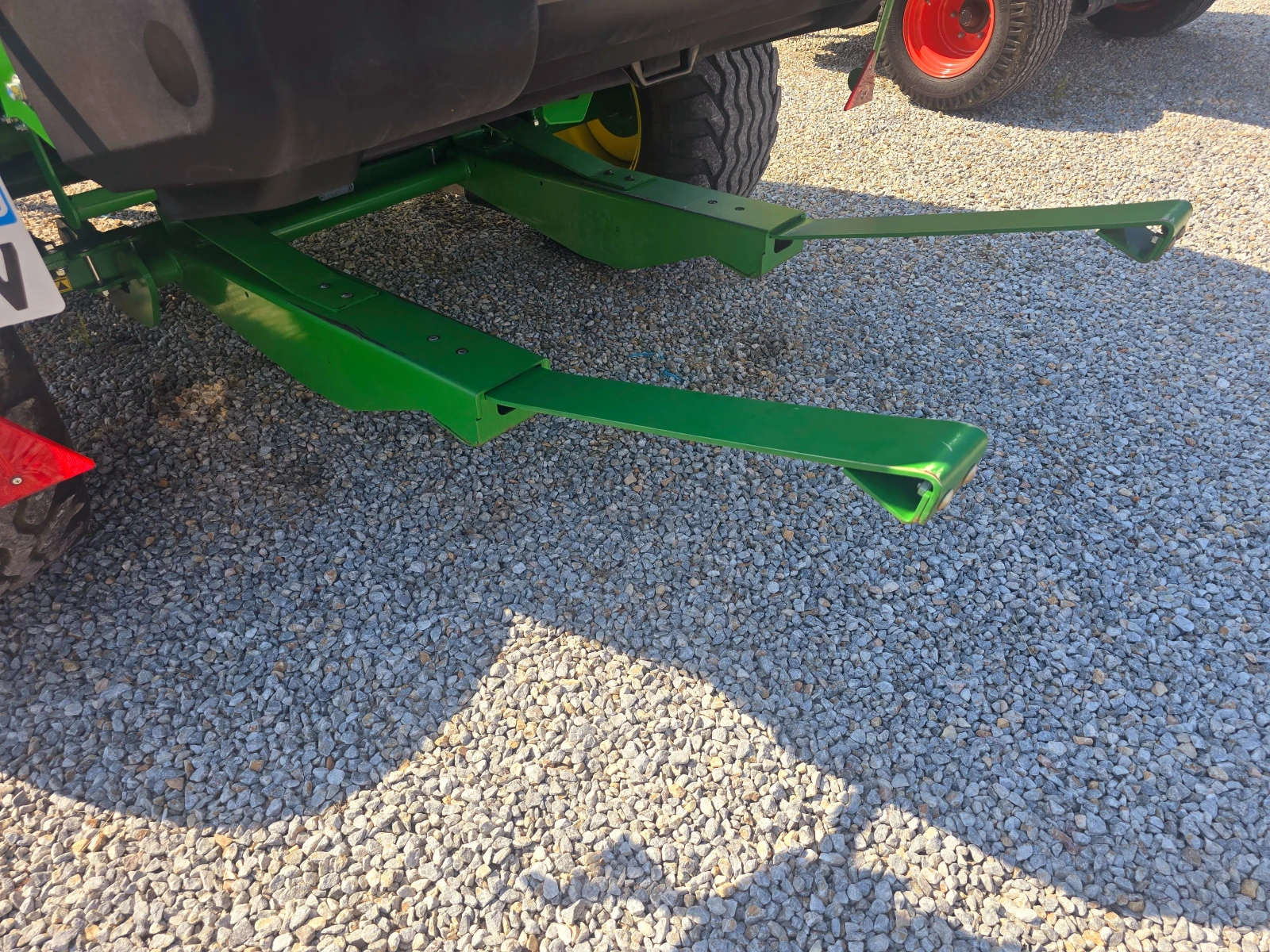 Балировачка John Deere V451M - изображение 8