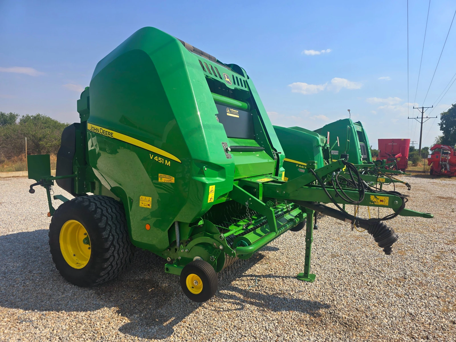 Балировачка John Deere V451M - изображение 10