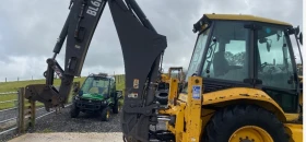 Багер Volvo BL61, снимка 8