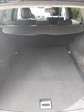 Toyota Avensis 1.8 Бензин/газ, снимка 5