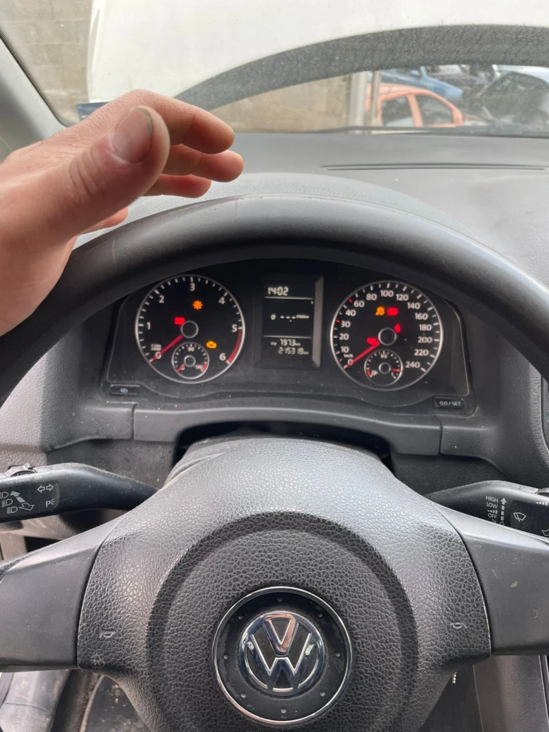 VW Golf Plus 1.6TDI DSG, снимка 14 - Автомобили и джипове - 45089967