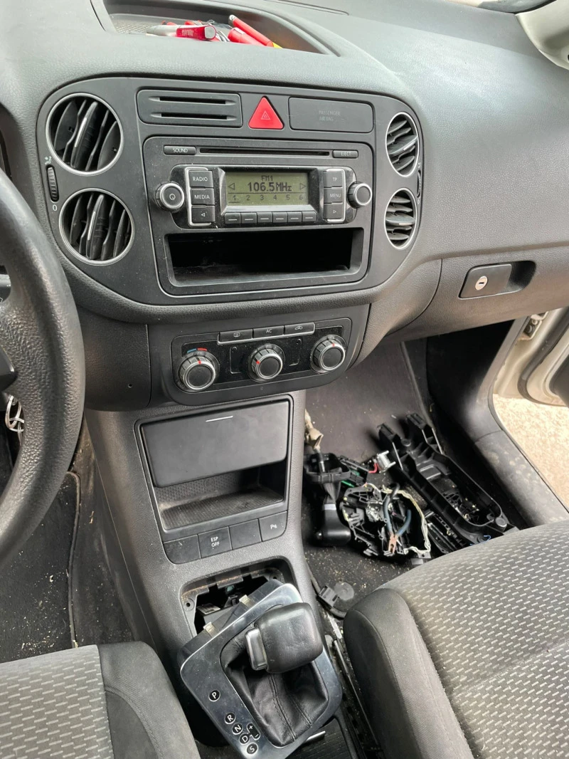 VW Golf Plus 1.6TDI DSG, снимка 13 - Автомобили и джипове - 45089967