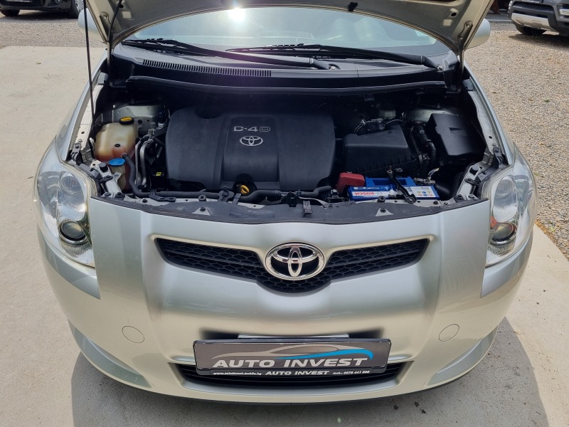 Toyota Auris 1.4D-4D, снимка 17 - Автомобили и джипове - 46188108