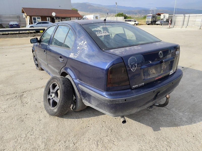 Skoda Octavia 1.8, снимка 3 - Автомобили и джипове - 47060432