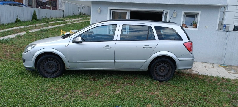 Opel Astra H, снимка 1 - Автомобили и джипове - 48407656