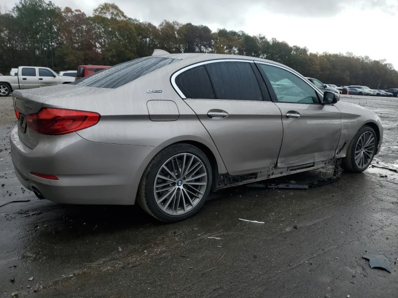 BMW 530E, снимка 4 - Автомобили и джипове - 48748407