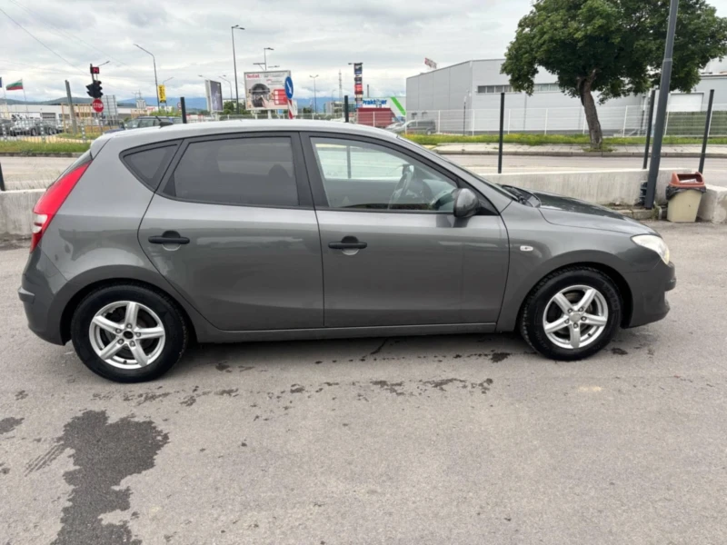 Hyundai I30, снимка 3 - Автомобили и джипове - 53236591