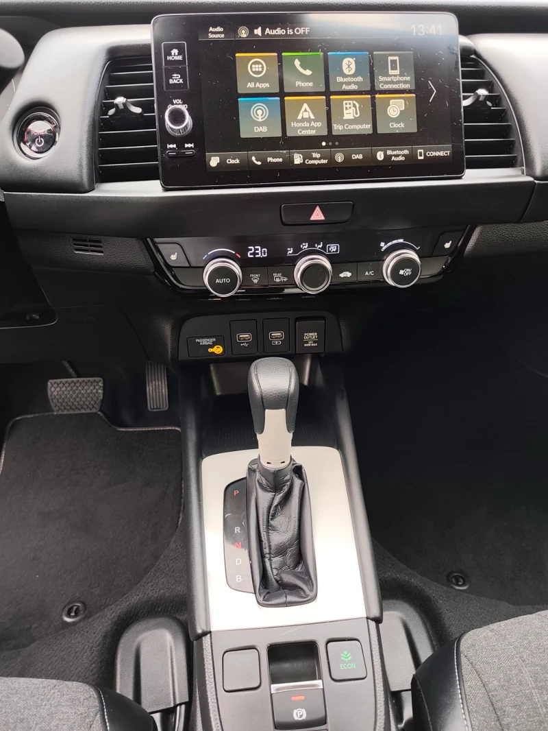 Honda Jazz 1.5 Hibrid, снимка 11 - Автомобили и джипове - 53403787