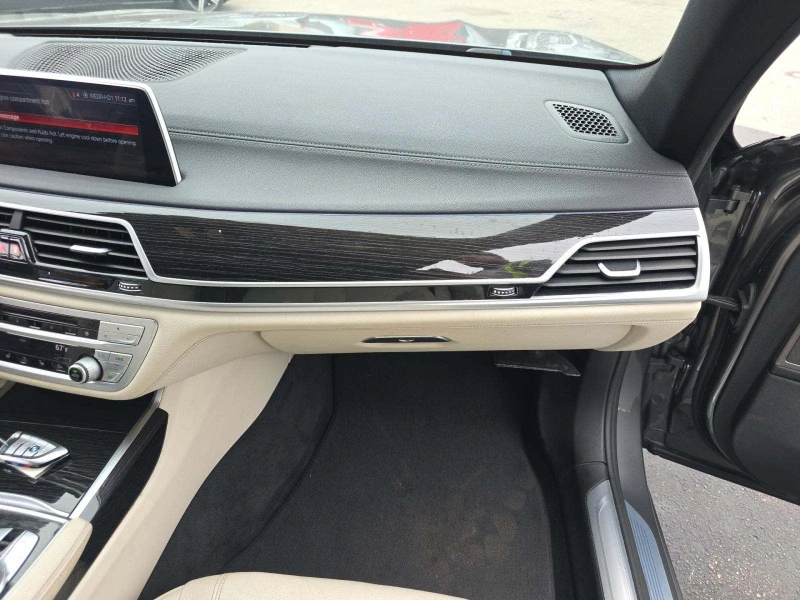 BMW 740 M* SPORT* HARMON* KARDON* LANE* ASSIST* , снимка 8 - Автомобили и джипове - 53455846