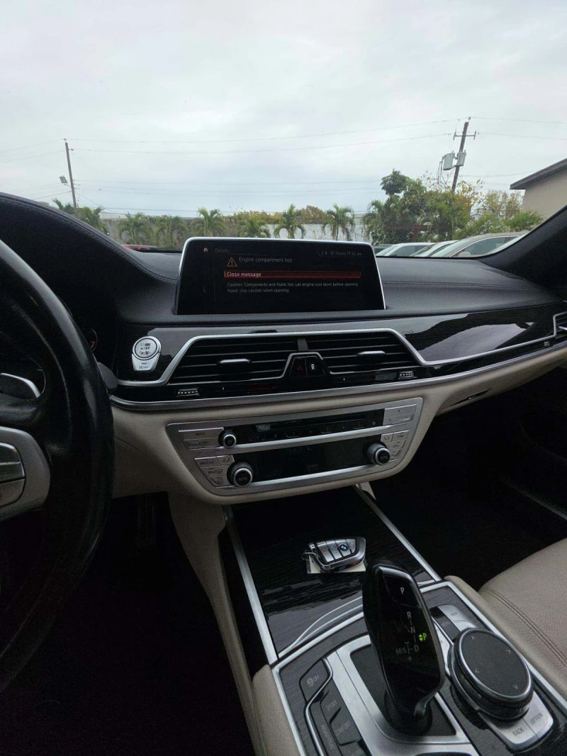 BMW 740 M* SPORT* HARMON* KARDON* LANE* ASSIST* , снимка 7 - Автомобили и джипове - 53455846