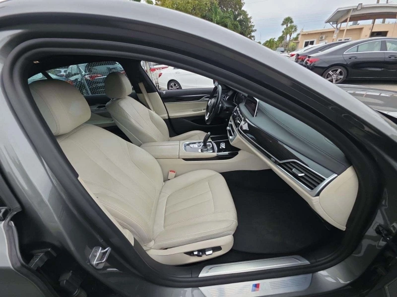 BMW 740 M* SPORT* HARMON* KARDON* LANE* ASSIST* , снимка 6 - Автомобили и джипове - 53455846