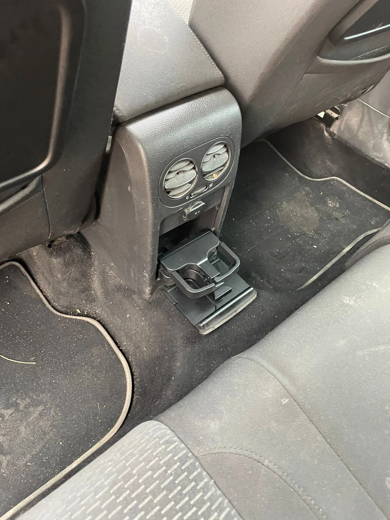 VW Golf Plus 1.6TDI DSG | Mobile.bg — изображение 16